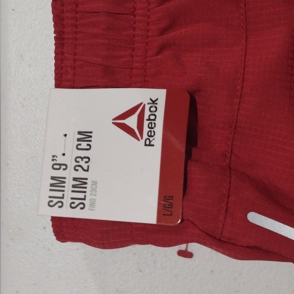 **NWT** Reebok Red Shorts Men's Large - Picture 4 of 4